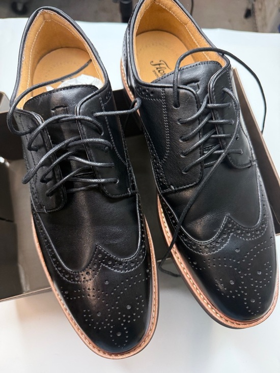 Florsheim Men\'s Anthem Wingtip Oxford- Size 9.5M